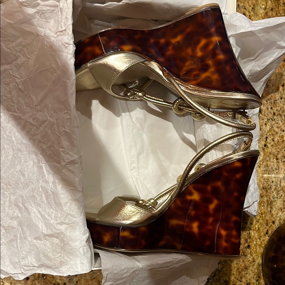 Dior Elegant gold sandal with the original box - Picture 10 of 13